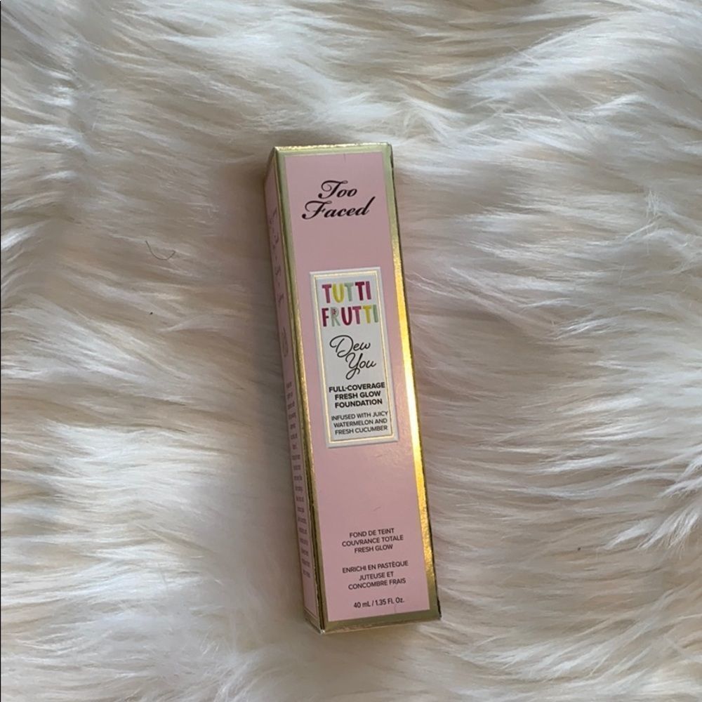 Too Faced Dew You Foundation - Picture 4 of 5